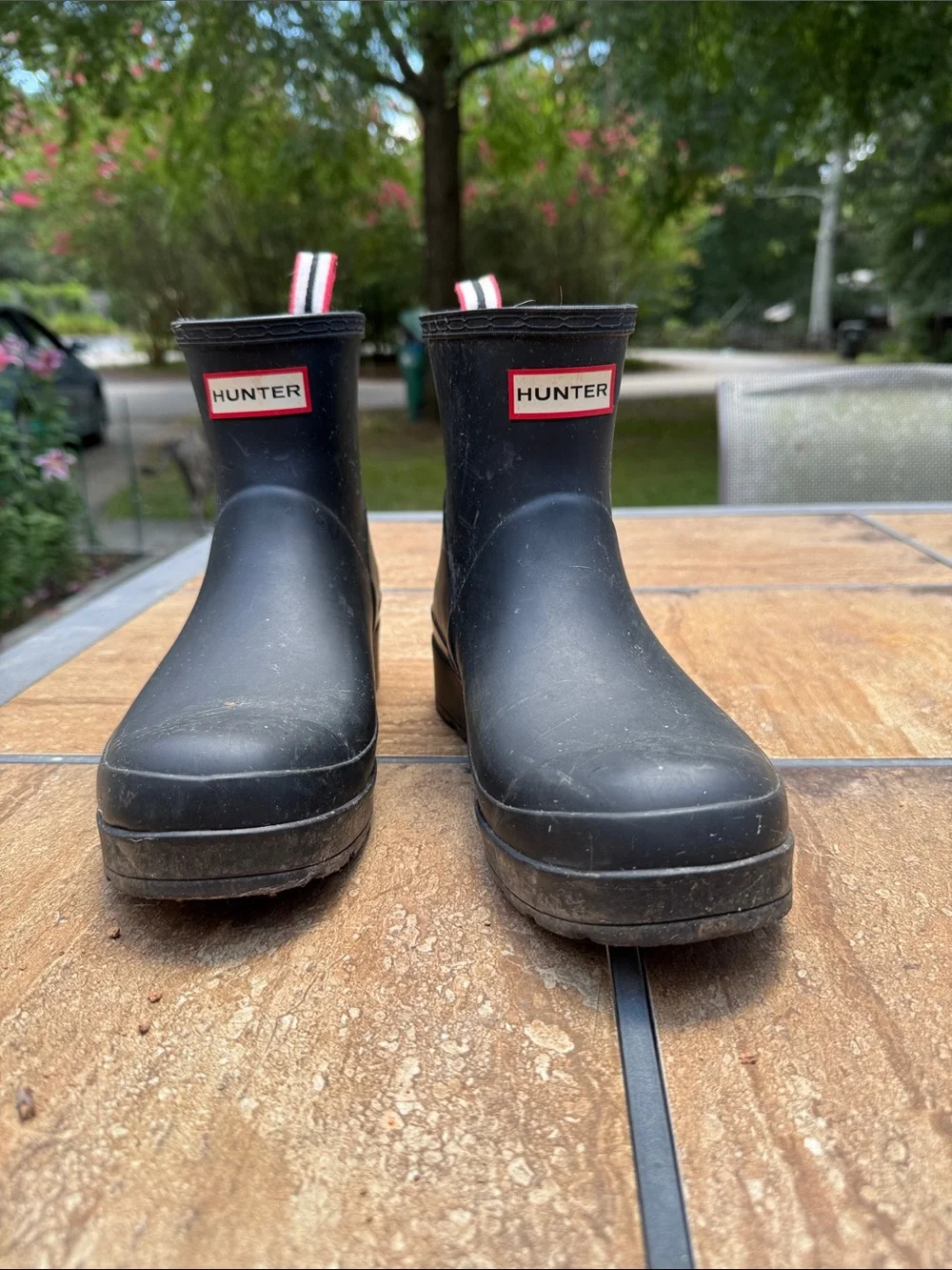 Hunter Women Short Black Rain Boots with Red Heel Pull